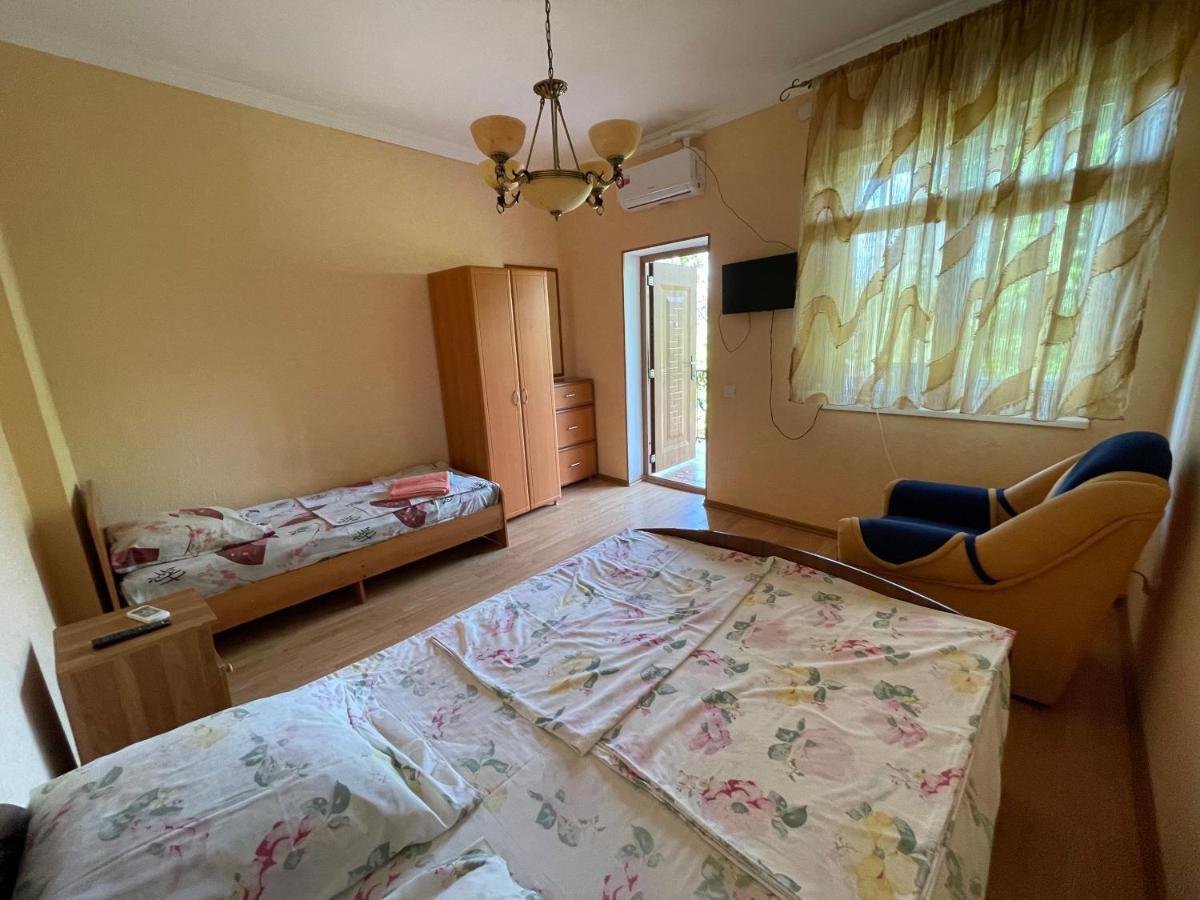Hotel Гостевой Дом На Гечба Gagra Exteriér fotografie