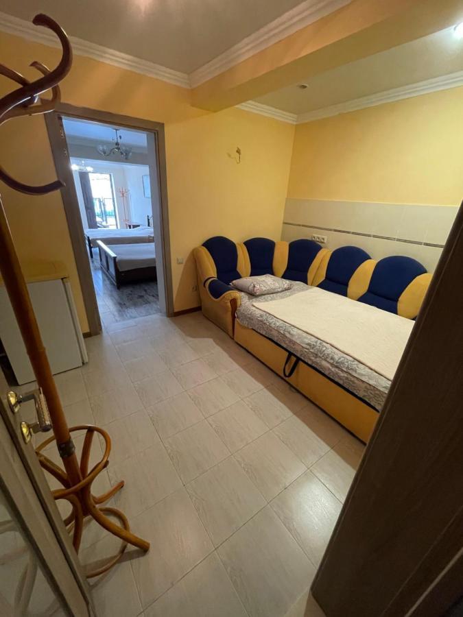 Hotel Гостевой Дом На Гечба Gagra Exteriér fotografie
