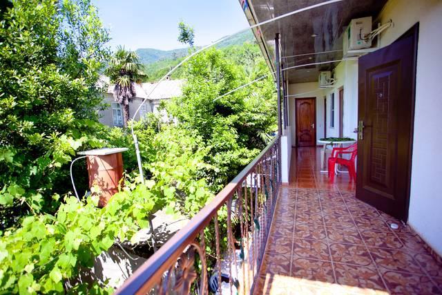 Hotel Гостевой Дом На Гечба Gagra Exteriér fotografie